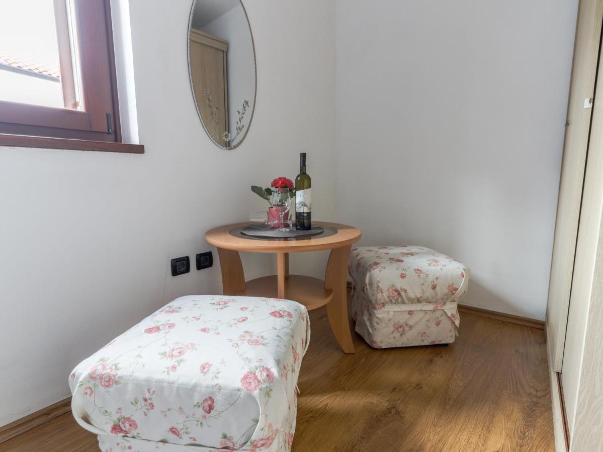 City Center 3 Bedroom Apartment Vrsar Exterior photo