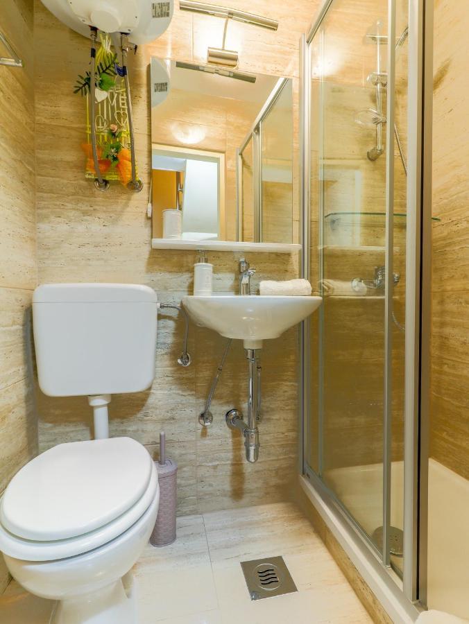 City Center 3 Bedroom Apartment Vrsar Exterior photo